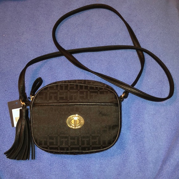 BNWT TOMMY HILFIGER CROSSBODY - Picture 1 of 4